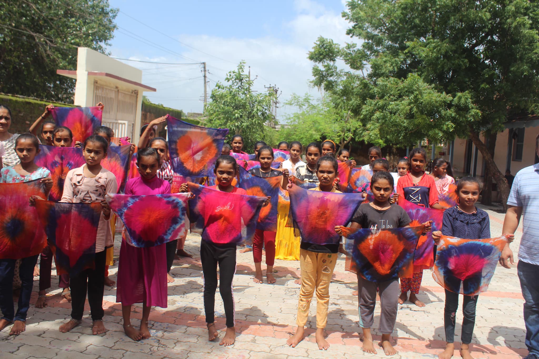 TIE & DYE WORKSHOP, Kanya Shala, Bhader (Gujcsot.DST.Govt.Of Gujarat)